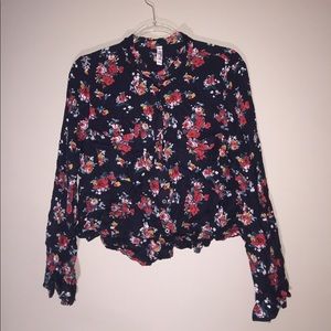🍁🛍🌹Mudd Floral Hi-Low Shirt🌹